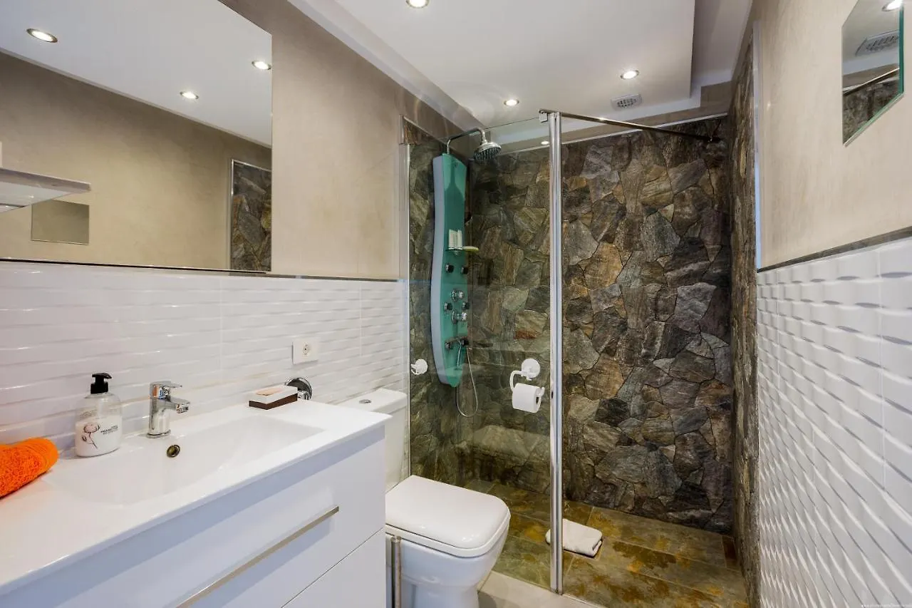 Go2Tenerife Apart'Vista Top Floor & Amazing Sea View Appartement Playa de las Américas